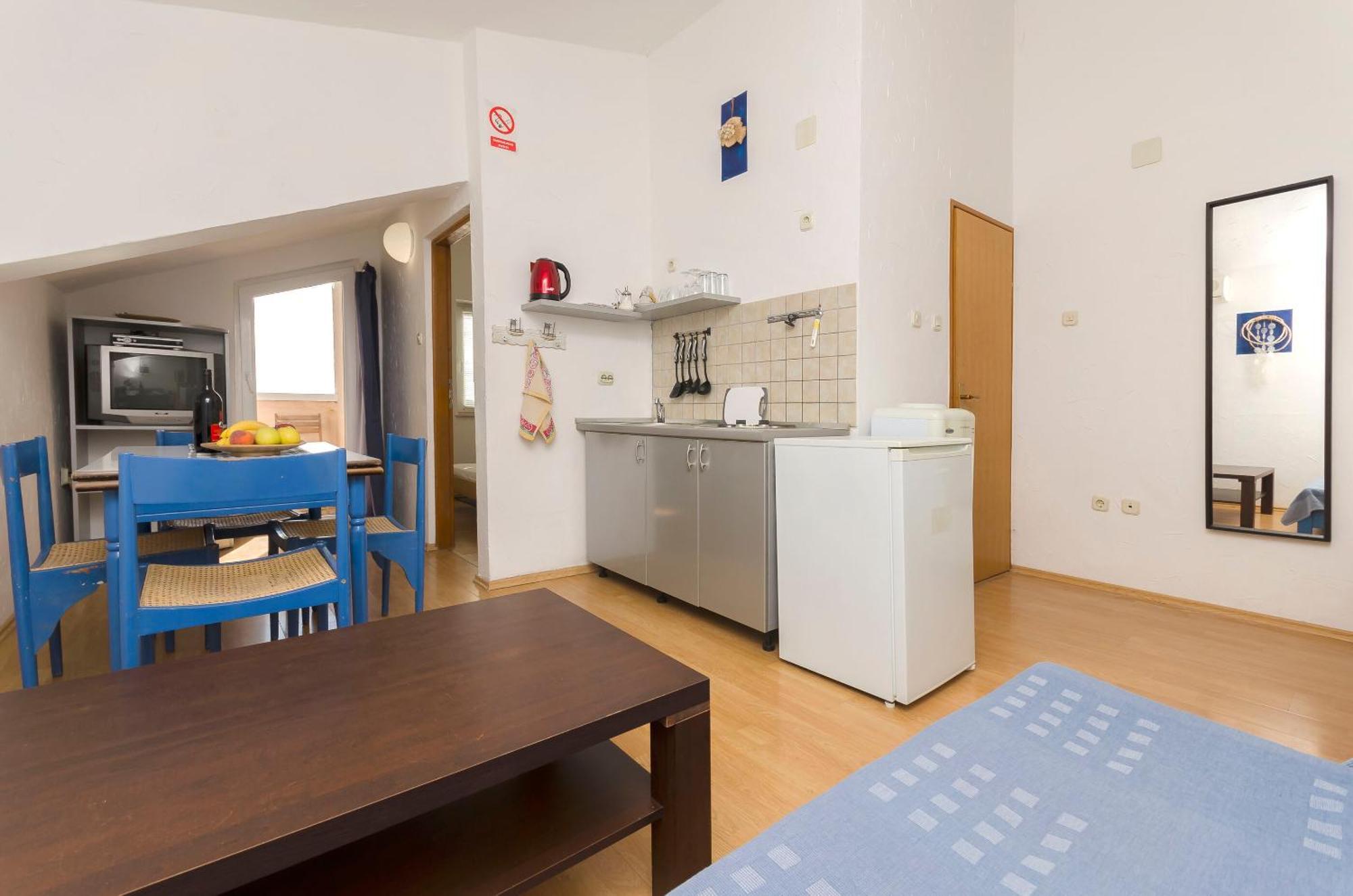 Apartments And Rooms Mladen 沃迪切 外观 照片