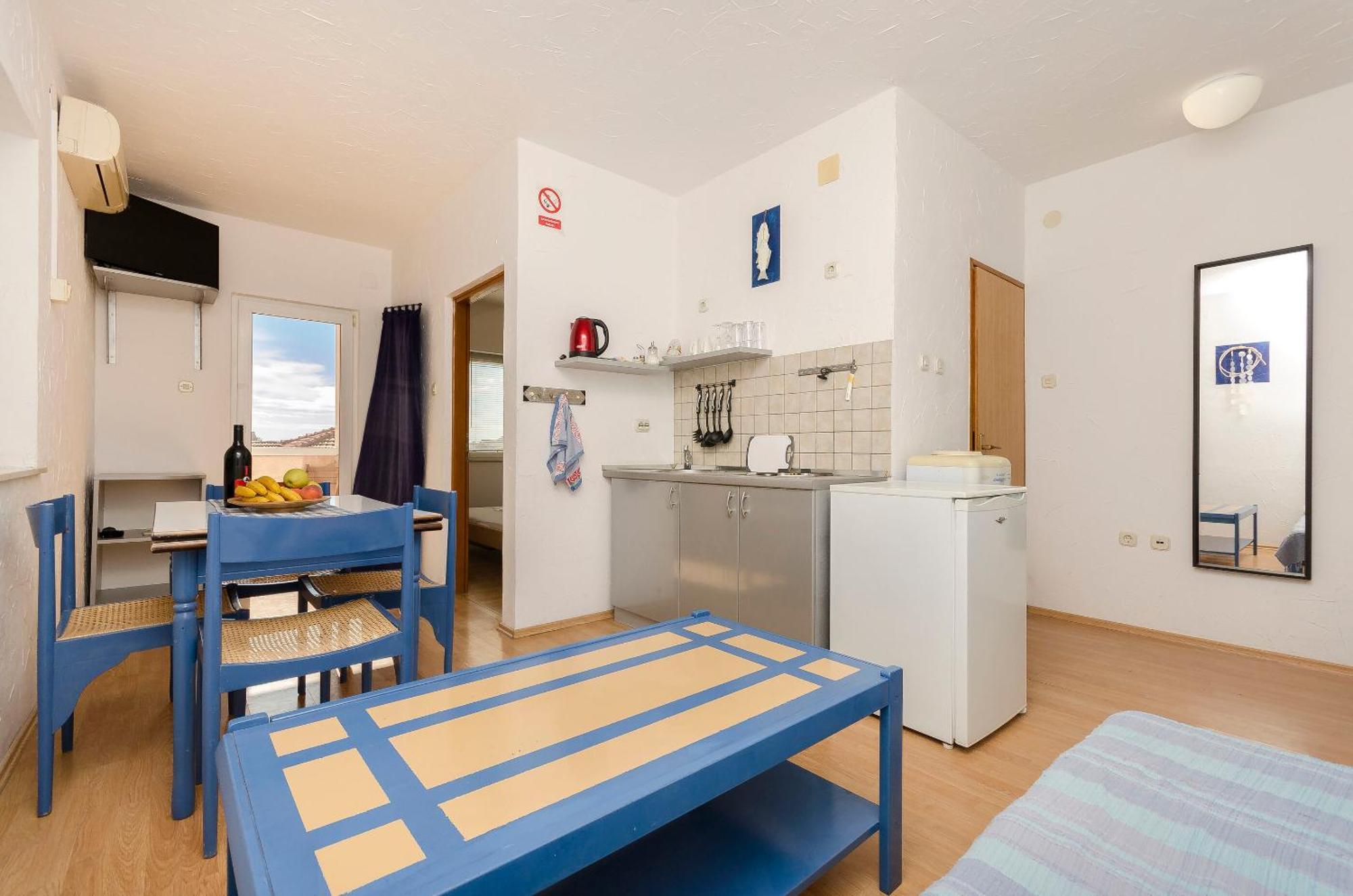 Apartments And Rooms Mladen 沃迪切 外观 照片