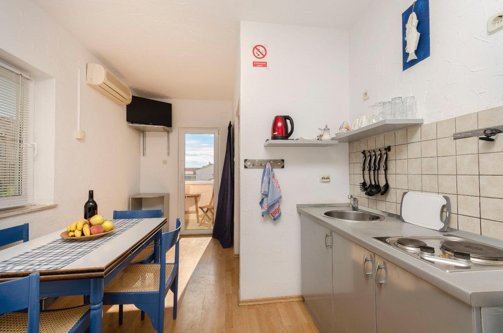 Apartments And Rooms Mladen 沃迪切 外观 照片