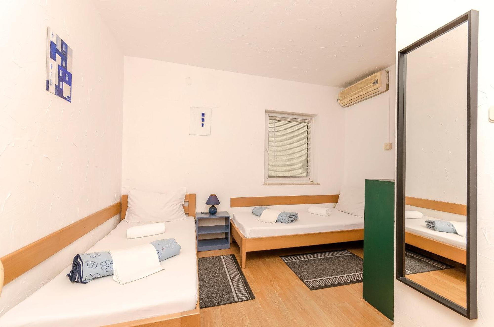Apartments And Rooms Mladen 沃迪切 外观 照片